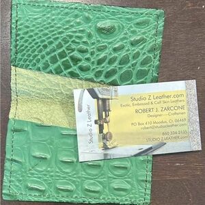 BNWT Studio Z alligator leather card holder